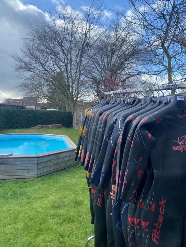 🐬 💦Kom je triatlon wetsuit testen in ons zwembad! Bij ons is het elke dag wetsuit testdag 😉
Bij Shop2Run hebben we alles in huis voor je volgende triatlon. 🏊‍♂️🚴‍♀️🏃‍♂️
Wetsuits, trisuits, accessoires & deskundig advies – wij maken je klaar voor de finish!

📅 Kom langs en test het zelf! Afspraak 🔗 in bio

#Triatlon #WetsuitTest #Shop2Run #readytorace🏁😎❤️