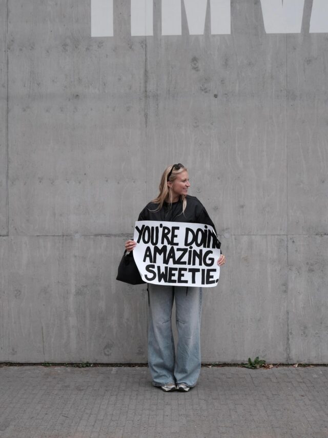 🏁 Antwerp Marathon 2025 – Done! 🏃‍♂️💨
Wat. Een. Dag. 💥 Gisteren alles gegeven tijdens de Antwerp Marathon en wat was het weer een topeditie!
Mega trots op iedereen die mee liep – of je nu de 10 K, halve of volledige marathon deed: jullie zijn toppers! 🙌🔥

#AntwerpMarathon #AntwerpenLoopt #MarathonDone #RunnerHigh #Trots #RespectVoorIedereen